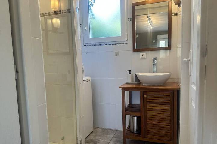Location de vacances pour 2 personnes, avec jardin à Jau-Dignac-et-Loirac - 4