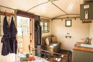 Log Cabin for 4 People in Rosedale Abbey, North Yorkshire, Photo 3