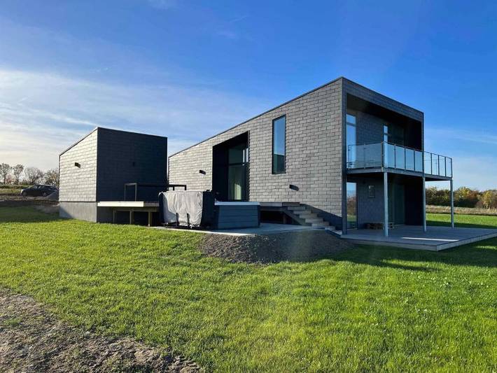 Ferienhaus für 8 Personen, mit Terrasse und Sauna in Svaneke