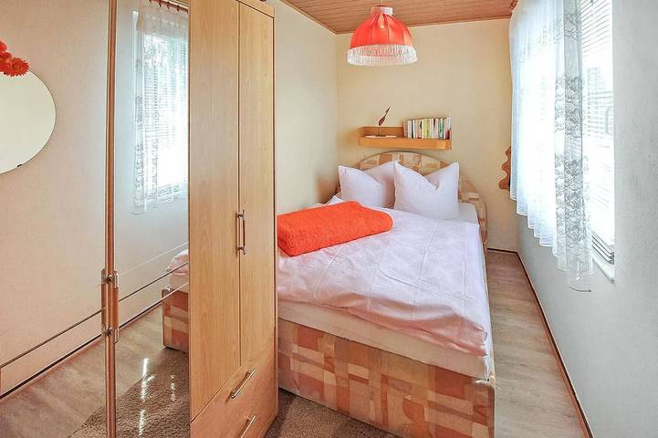 Ferienhaus für 3 Personen, mit Terrasse und Garten in Waren (Müritz) - 2