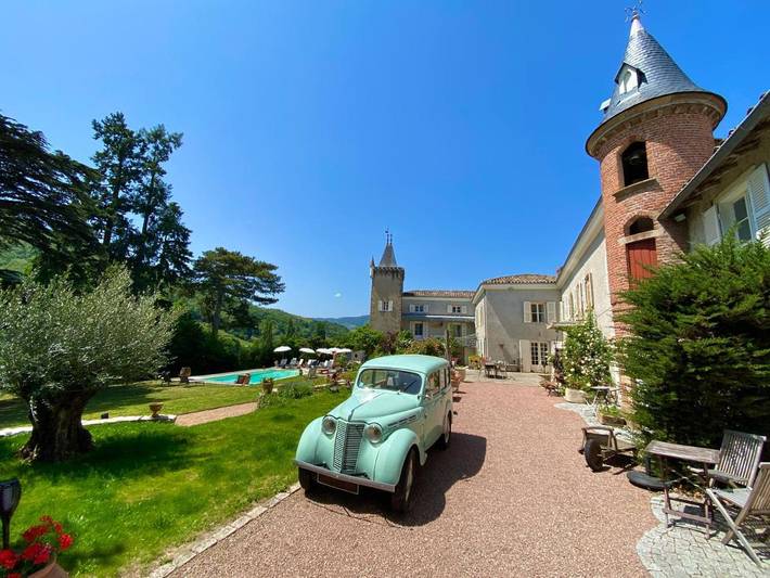 Location de vacances pour 2 personnes, avec vue et piscine ainsi que jardin et sauna à Juliénas - 2