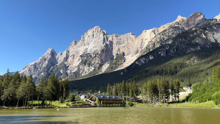 Hôtel pour 3 personnes, avec jardin ainsi que vue et vue sur le lac, animaux acceptés à San Vito di Cadore