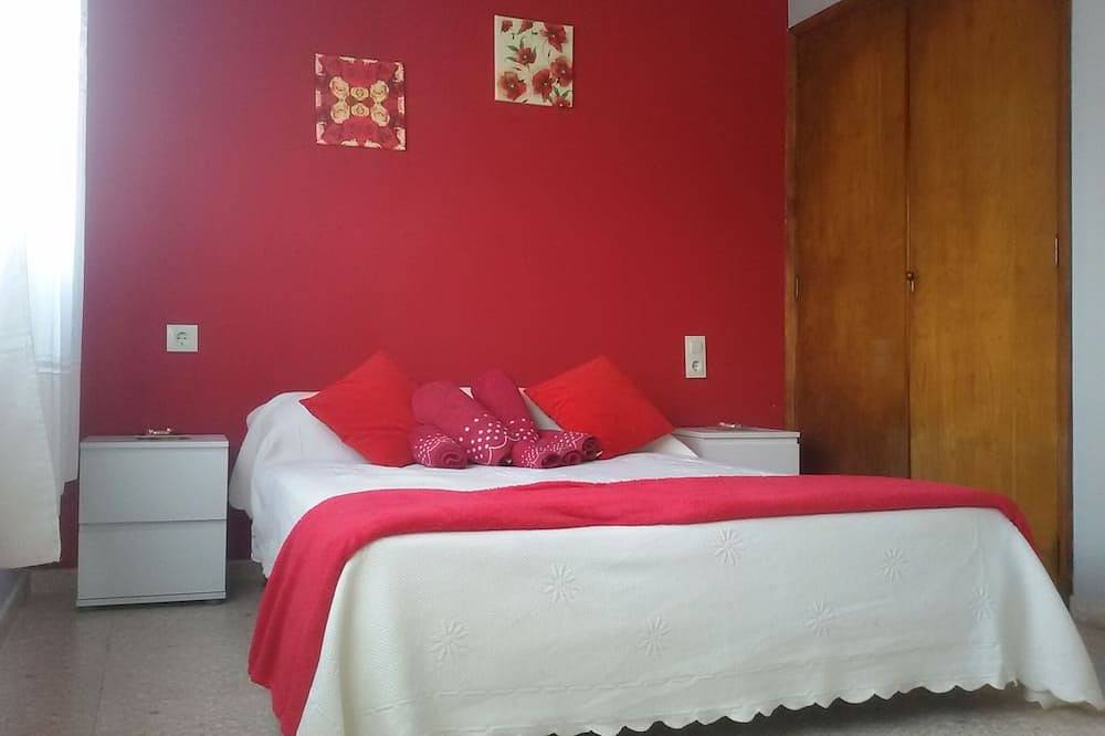 Entire apartment, Appartamento In Affitto In Affitto In Prima Linea Della Spiaggia in Poio, Rías Baixas