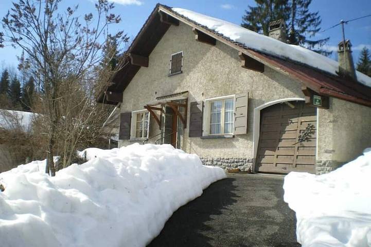Gîte pour 6 personnes, avec jardin et terrasse à Onnion