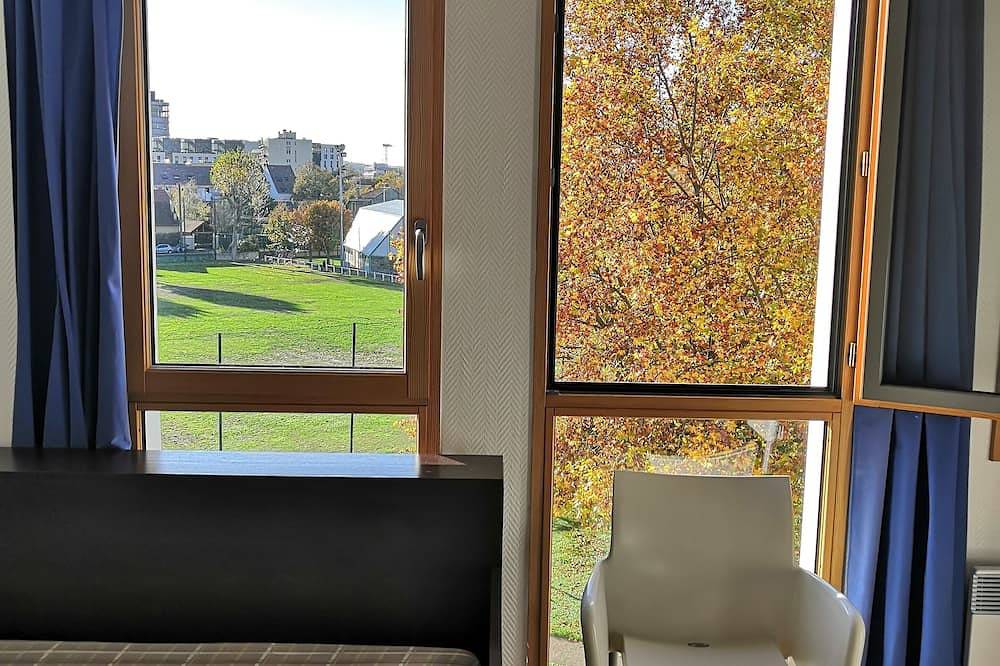 Apartamento entero, Yifan's Sunny Studio 10 Minutes à La Défense in Rueil-Malmaison, Altos del Sena