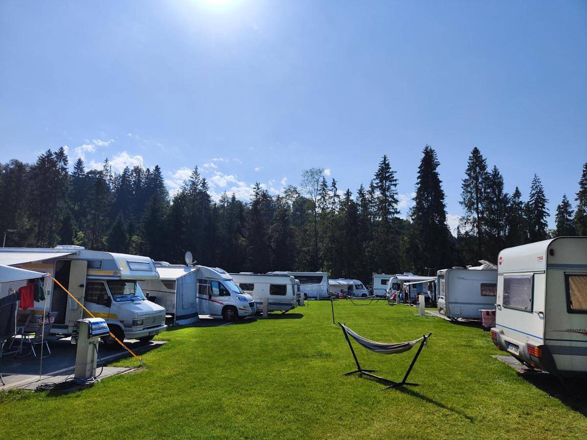 Camp Gorący Potok - parcele kamperowe in Szaflary, Karpaty (Polska)