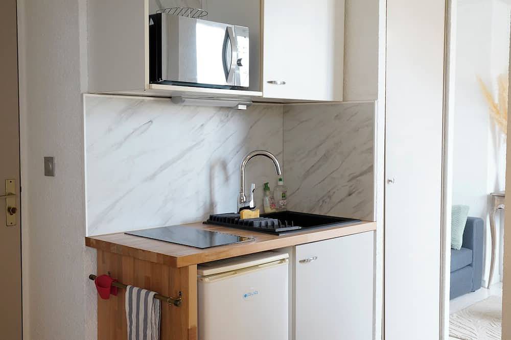 Ganze Wohnung, Renovated T2 apartment in the heart of Paray with view of the Basilica bell tower - Parking in Paray-le-Monial, Charolles und Umgebung