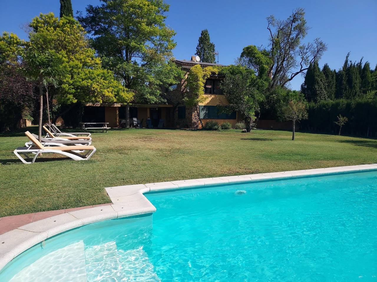 Costabravapartment Casa Ana con piscina, 15 mins a las playas Costa Brava in Camallera, Saus
