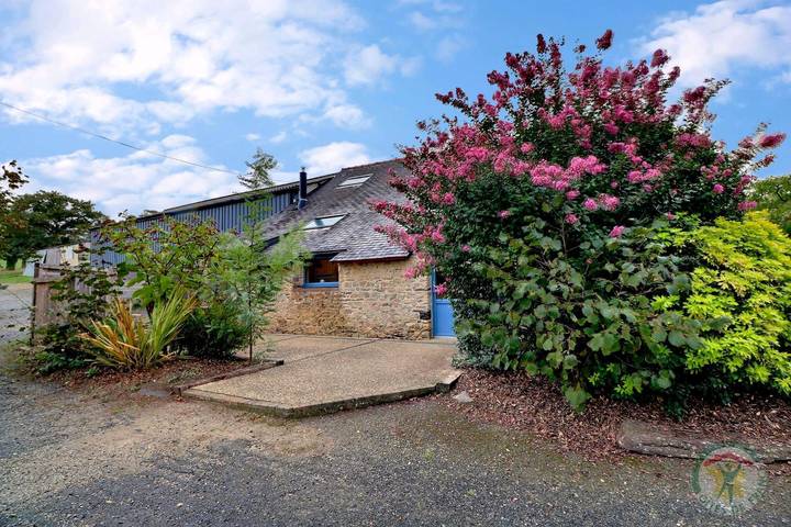 Gîte pour 4 personnes, avec Terrasse ainsi que Jardin et Vue à Guichen