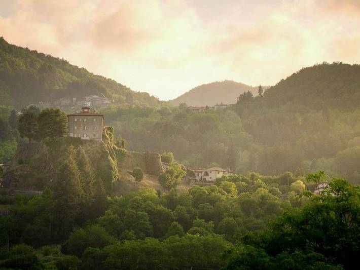 Gîte pour 2 personnes, avec jacuzzi ainsi que jardin et piscine à Camporgiano - 2