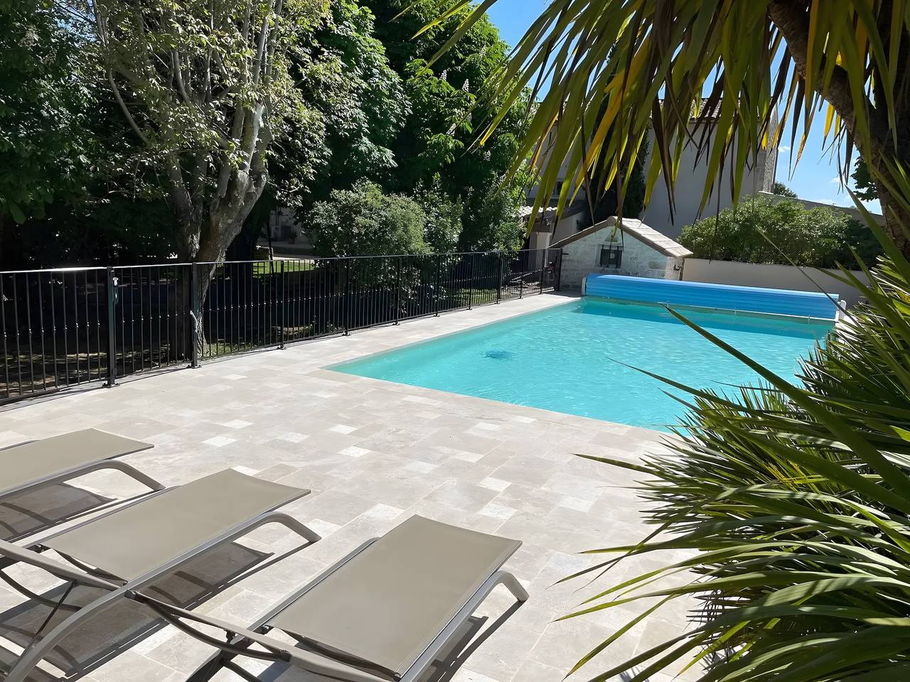 Gîte “L’Oustalet” con terrazza privata, Wi-Fi e aria condizionata in Le Garn, Nimes e dintorni