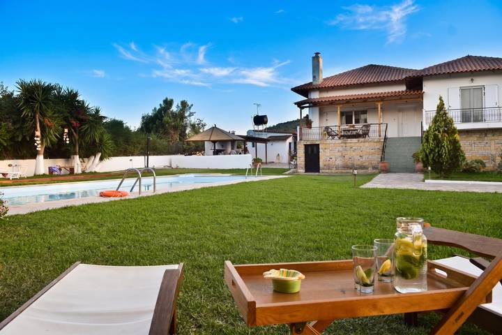 Location de vacances pour 7 personnes, avec piscine et terrasse dans Grèce-Occidentale - 2