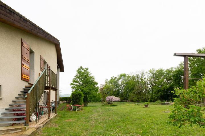 Gîte pour 2 personnes, avec jardin à Pugny-Chatenod - 2