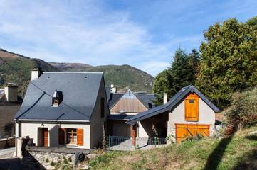 Gîte pour 7 personnes, avec vue et jardin à Bazus-Aure