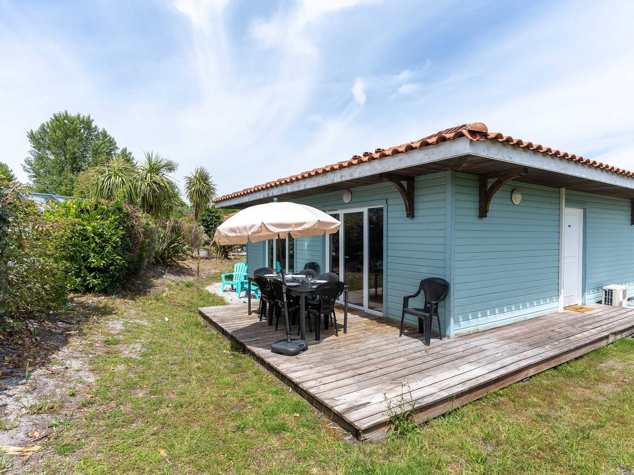 Casa de vacaciones con piscina en Parentis-en-Born cerca del lago, 3 hab, Wifi y limpieza incluida in Parentis-en-Born, Côte d’Argent