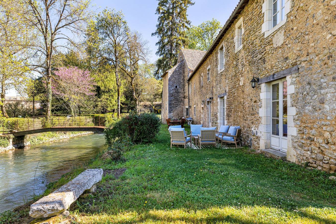 Gîte de Cercigny avec terrasse privée, Wi-Fi et climatisation in Vivonne, Vienne (France)