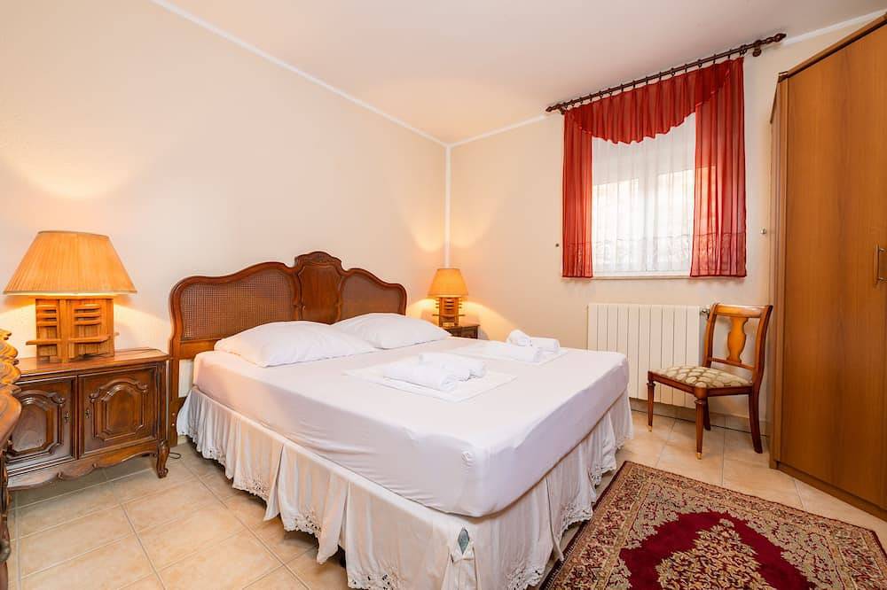 Ganze Wohnung, Schmuckes Appartement mit Traumblick über die Kvarner Bucht mit Aufstellpool in Kršan, Ostküste Istrien