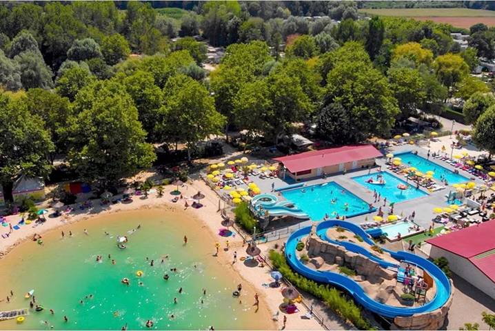 Camping pour 6 personnes, avec Terrasse et Piscine