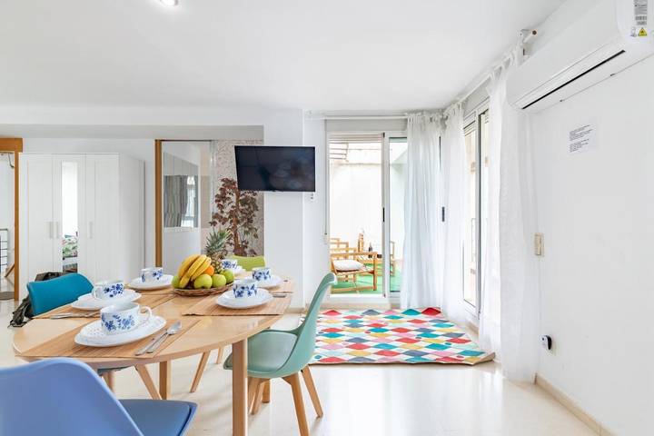 Apartamento para 9 personas, con Balcón además de Terraza y Vistas en Mislata