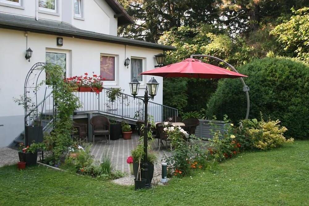 Ganze Wohnung, Apartment-Standard-Eigenes Badezimmer-Gartenblick in Bad Nenndorf, Landkreis Schaumburg