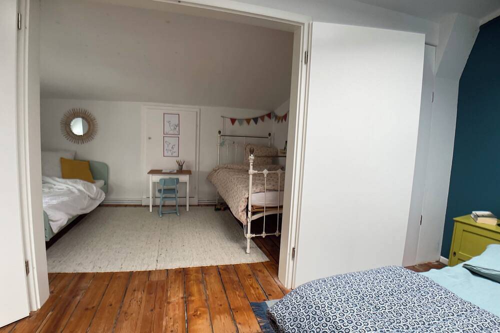 Apartamento entero, Bright top-floor apartment with large south-facing terrace in Sankt Jürgen, Lübeck