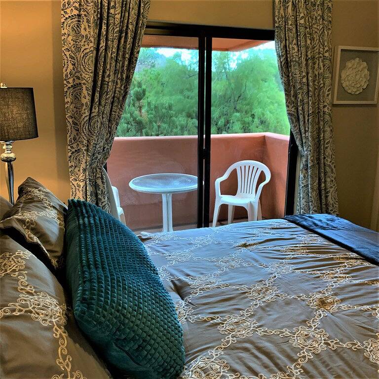 Luxuriöses, geräumiges Stadthaus in Sedona - Spektakuläre Aussichten / Minuten von den Sehenswürdigkeiten entfernt! in Oak Creek, Oak Creek Canyon