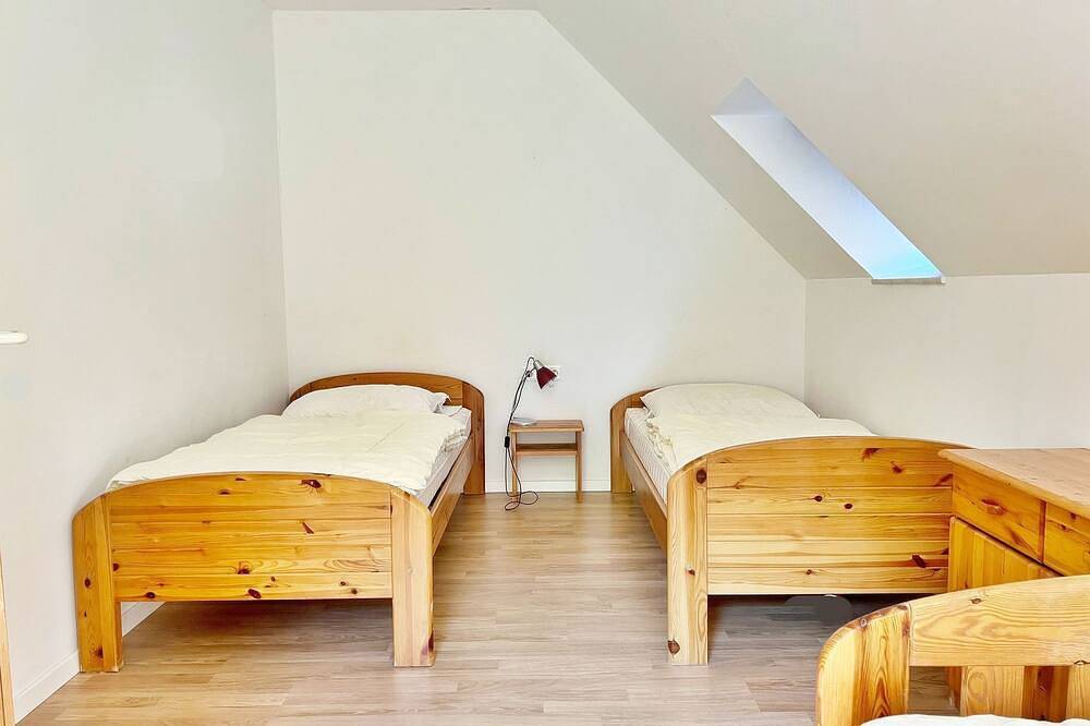 Ganze Wohnung, Ferienhaus Typ B, 82qm, 4 Schlafzimmer, max. 9 Personen in Nieheim, Kreis Höxter