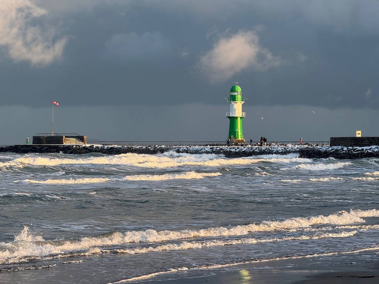 Apartamento entero, Apartamento 'Leuchturm' con terraza privada, jardín privado y wifi in Lichtenhagen, Rostock