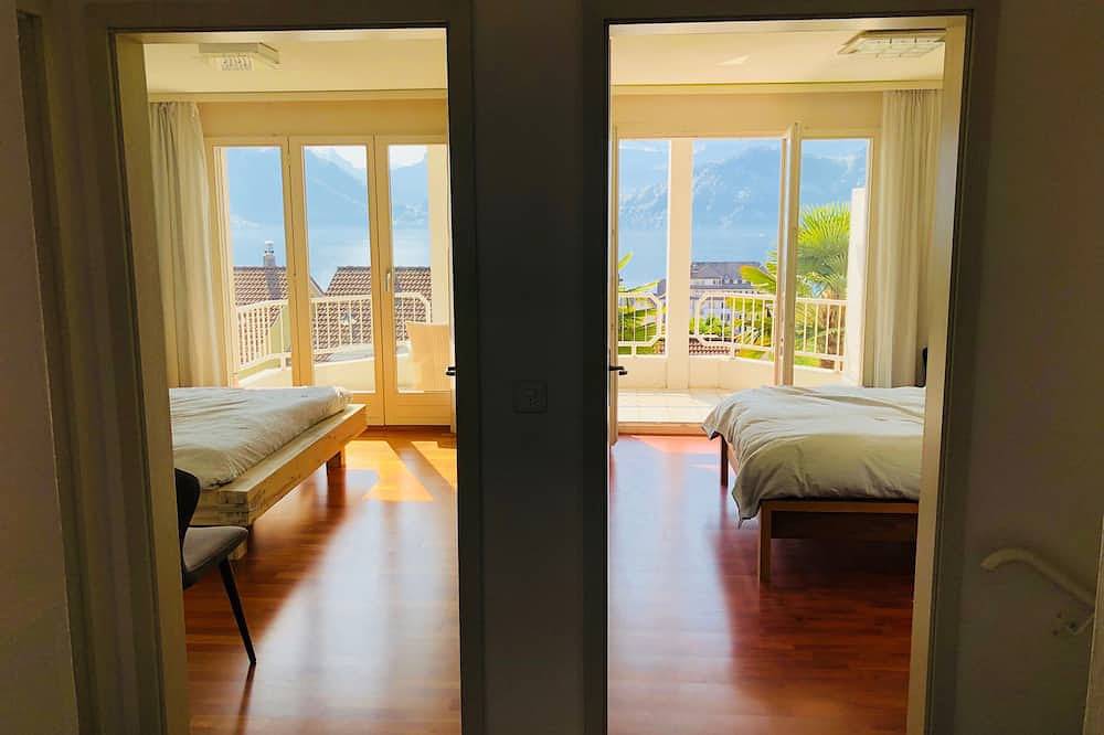 Casa en el lago de Lucerna. Impresionante vista, 5 dormitorios y jardines. in Weggis, Lago de los Cuatro Cantones
