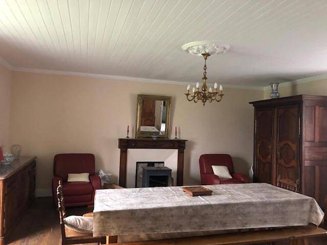 Location de vacances pour 9 personnes, avec vue et jardin à Vézac (Cantal) - 4