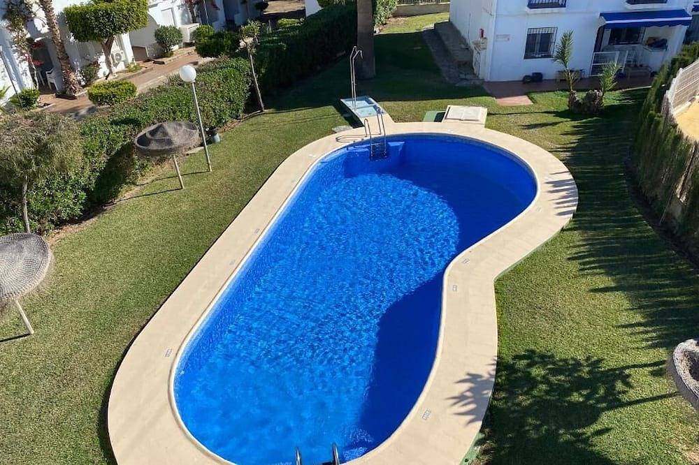 Entire apartment, Apto. Buganvillas Ideal for couples in Playas de Vera, Vera