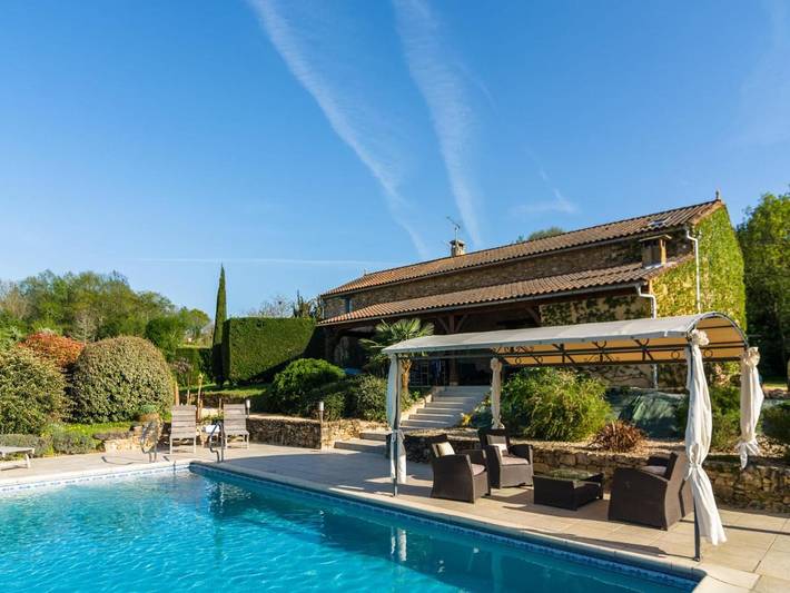 Gîte pour 6 personnes, avec terrasse ainsi que jardin et piscine à Salles-de-Belvès
