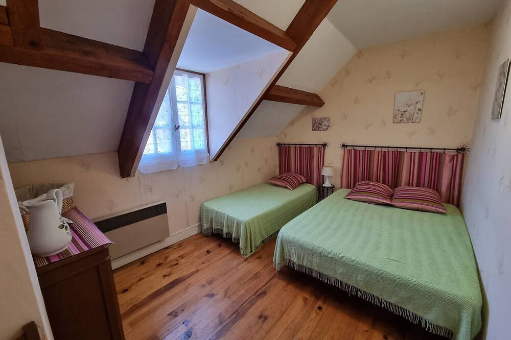 Maison au cœur d'un petit village de montagne in Boutx, Pyrénées