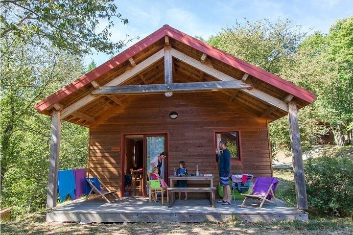 Gîte pour 4 personnes, avec piscine à Pourcharesses