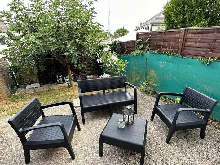 Location de vacances pour 5 personnes, avec terrasse et jardin à Vaux-le-Pénil