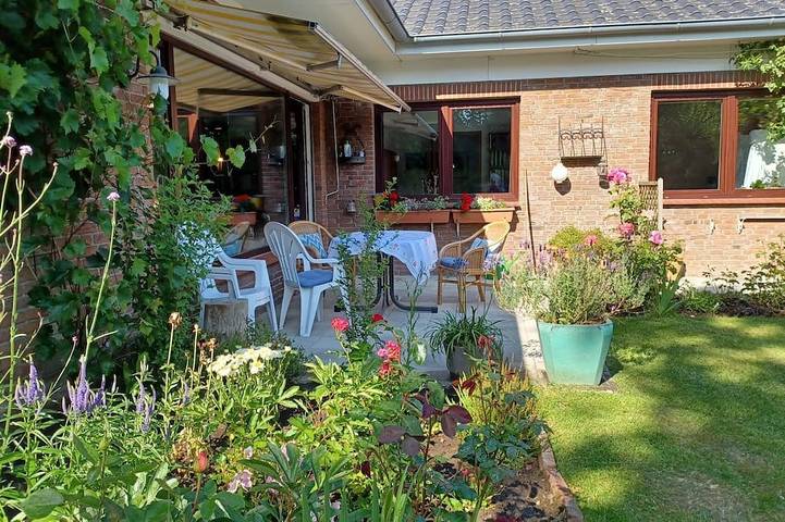 Bungalow für 4 Personen, mit Terrasse und Garten