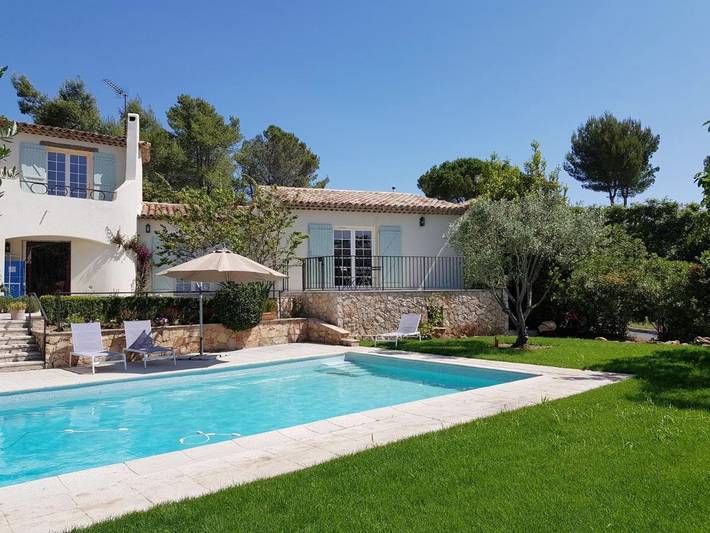 Location de vacances pour 2 personnes, avec piscine et terrasse ainsi que vue et jardin à Valbonne - 3