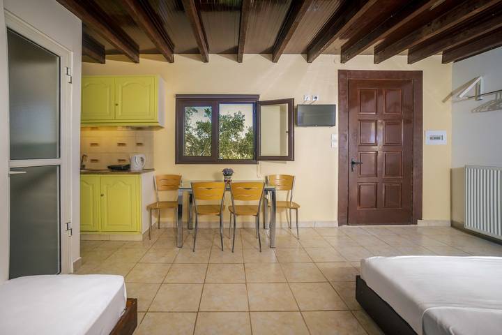 Country House 'Terra Vine Collection - Raisin Hous' with Wi-Fi and Air Conditioning in Vanato, Zákynthos