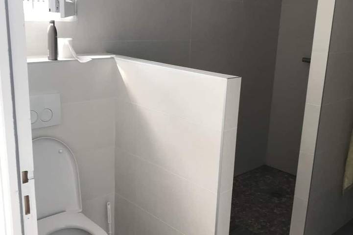 Location de vacances pour 8 personnes, avec terrasse et jardin à Labeaume - 4