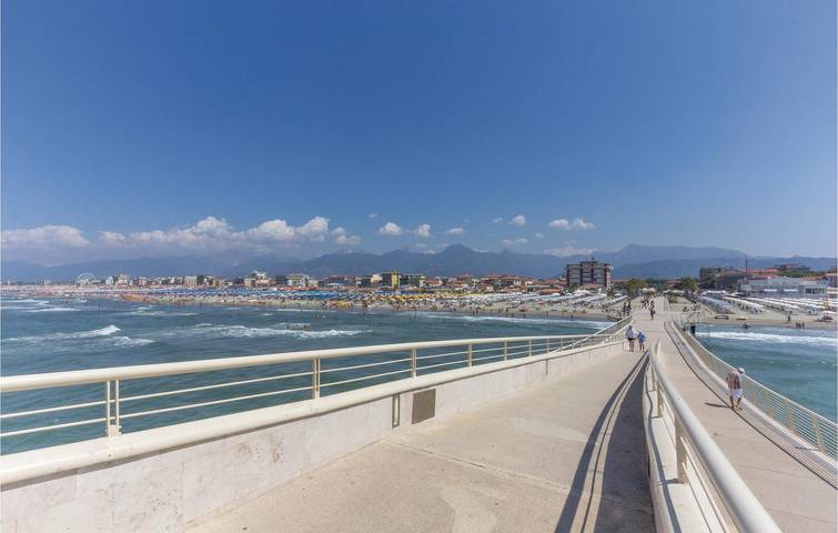 Appartement confortable avec jardin, à 800 m de la ville in Camaiore, Riviera Italienne