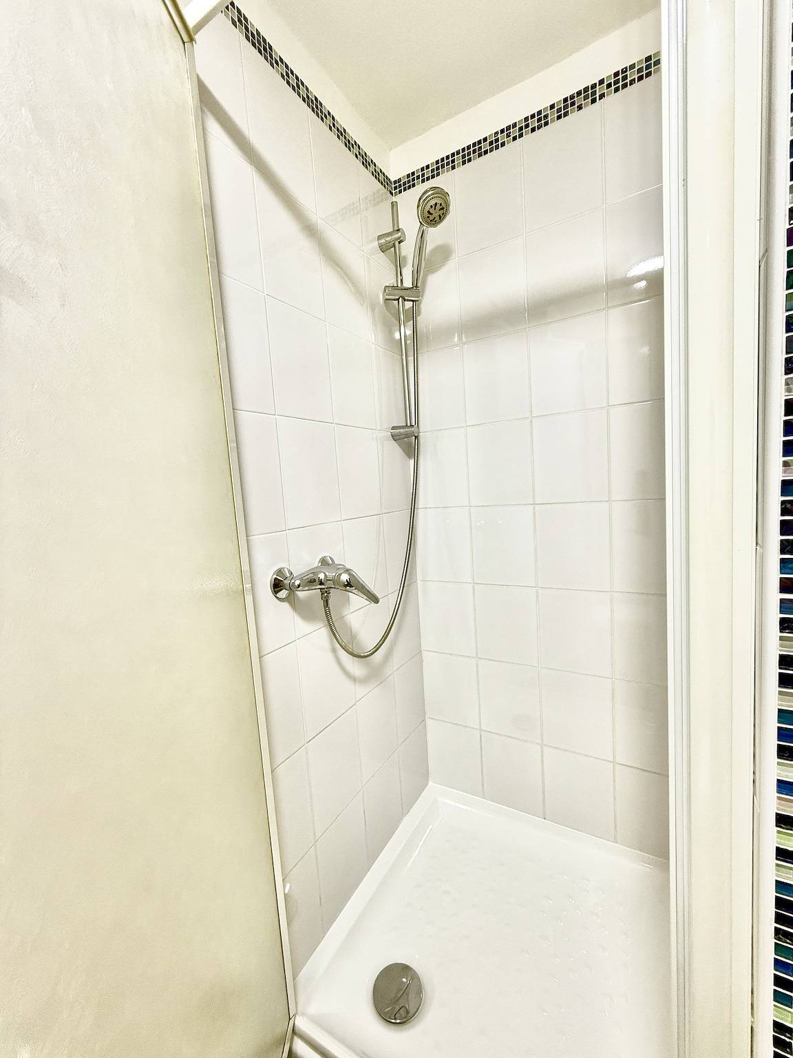 Studio entier, Le pêcheur - bord de mer & classé 2 étoiles in Le Brusc, Six-Fours-les-Plages