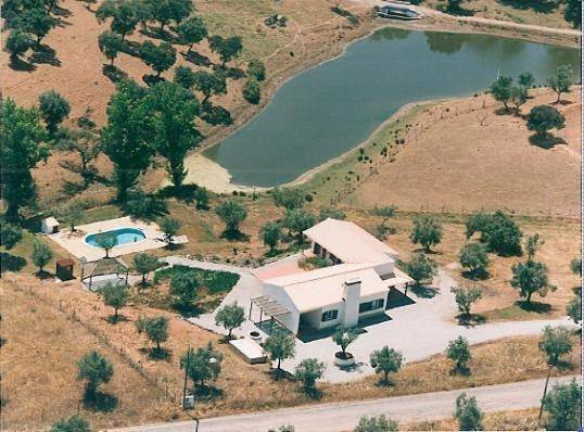 Three-Bedroom House in São Cristóvão, Distrito de Évora