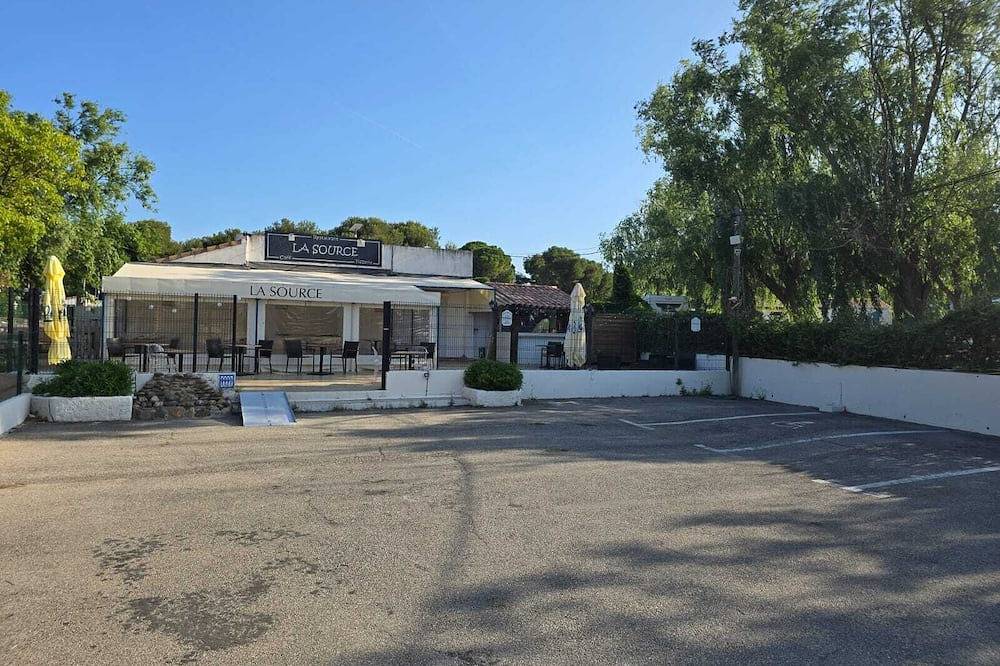 Mobil-Home situé sur la Côte Bleue entre Marseille et La Camargue in Martigues, Côte méditerranéenne (France)