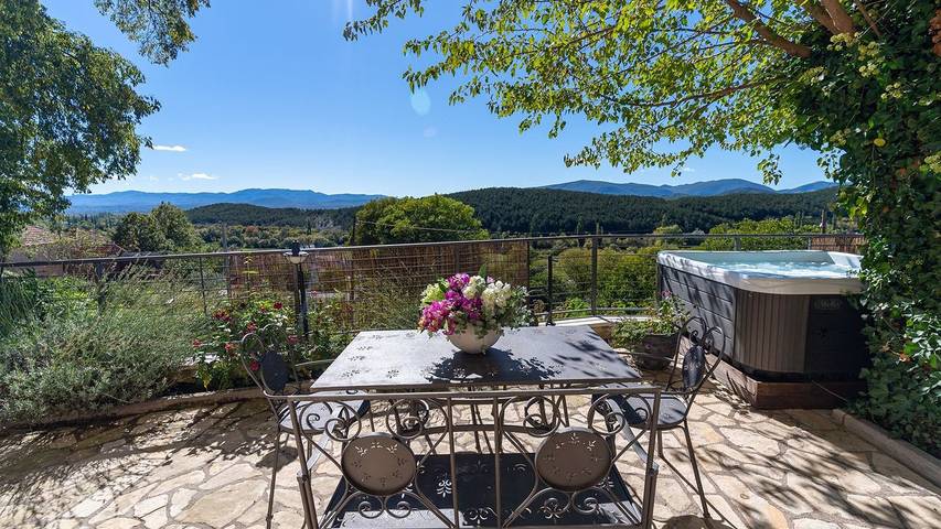 Villa pour 8 personnes, avec piscine et jardin ainsi que terrasse et jacuzzi à Sinj - 4