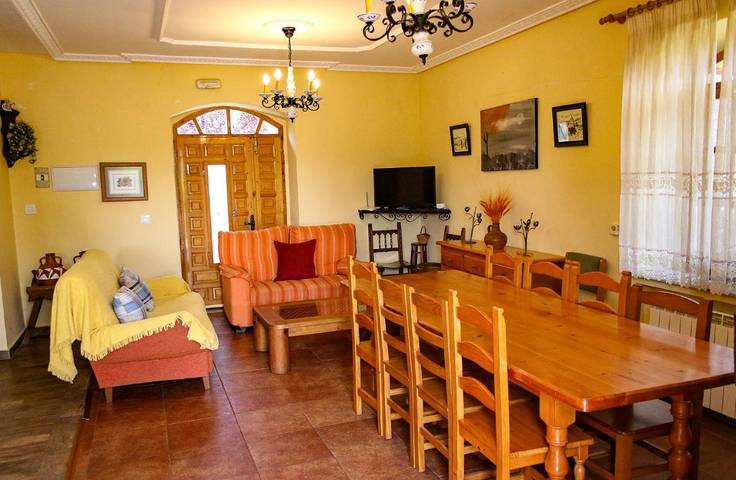 Location de vacances pour 10 personnes, avec jardin et terrasse, animaux acceptés à Ciudad Rodrigo - 4