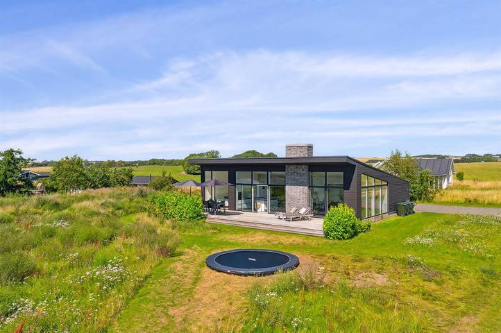 Ferienhaus für 8 Personen, mit Whirlpool und Terrasse