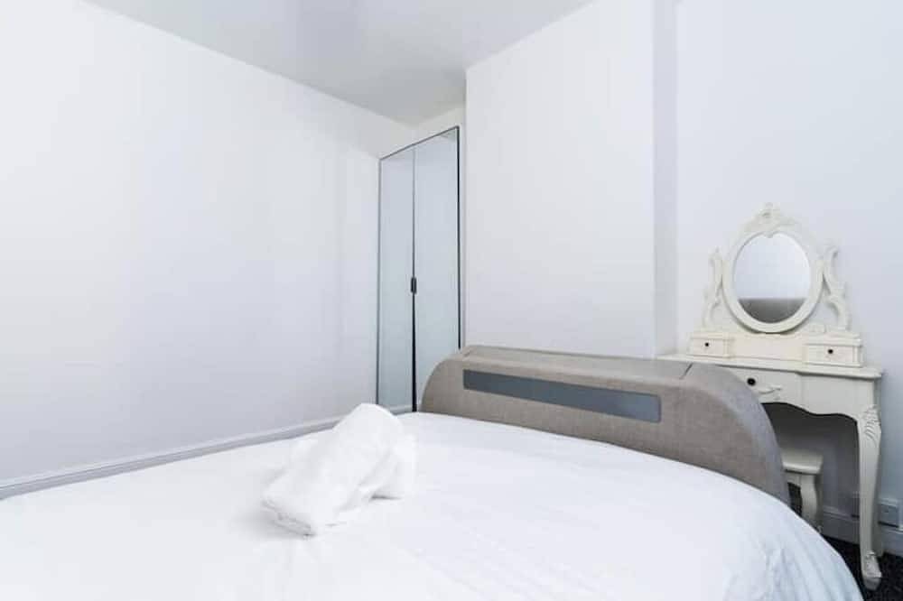 Entire apartment, Posh & Modern Mins to Attractions & Amenities! in Cardiff, Cardiff region