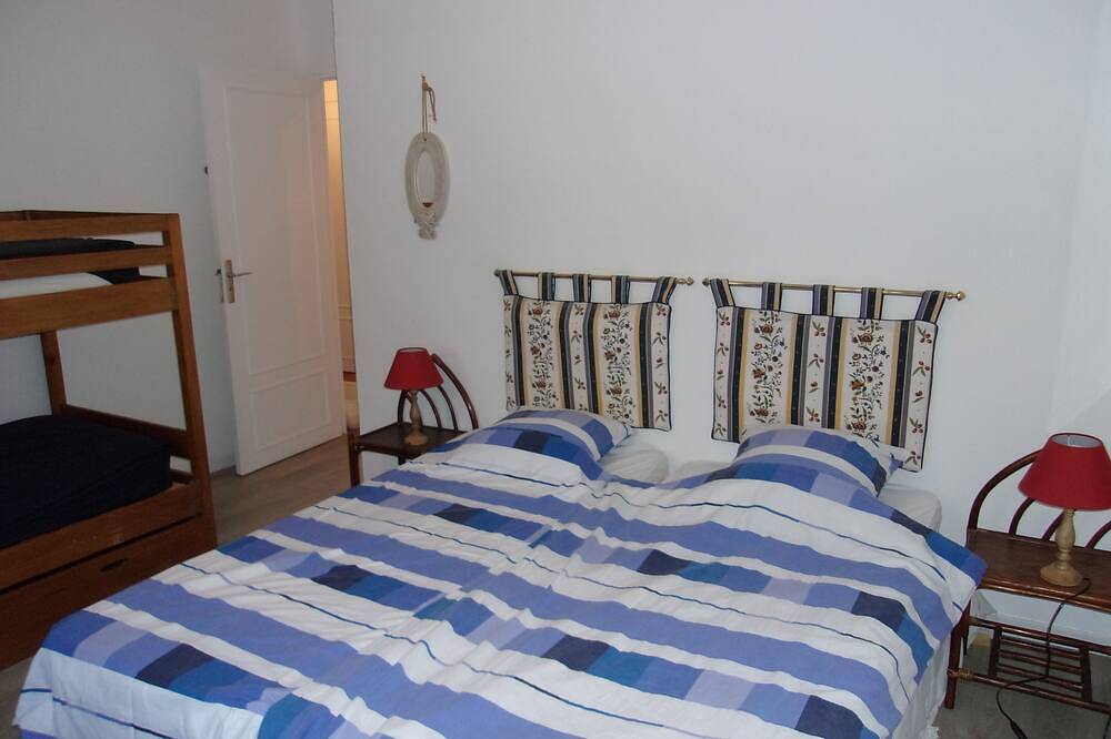 Bed and breakfast La Tour 4 people. in Bagnols-en-Forêt, Draguignan region