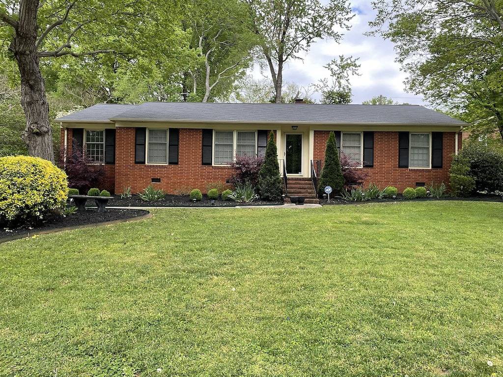 Comfy and Spacious Hamilton Hills Home with Game Room in Greensboro, Guilford County