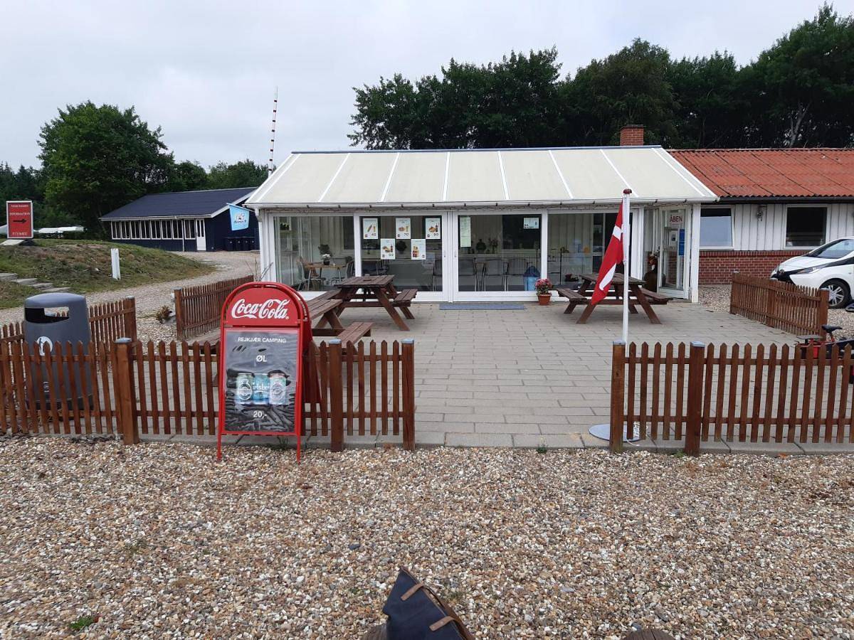 Two-Bedroom Cottage with Loft and Shared Bathroom (6 Adults) in Dänemark an der Nordsee